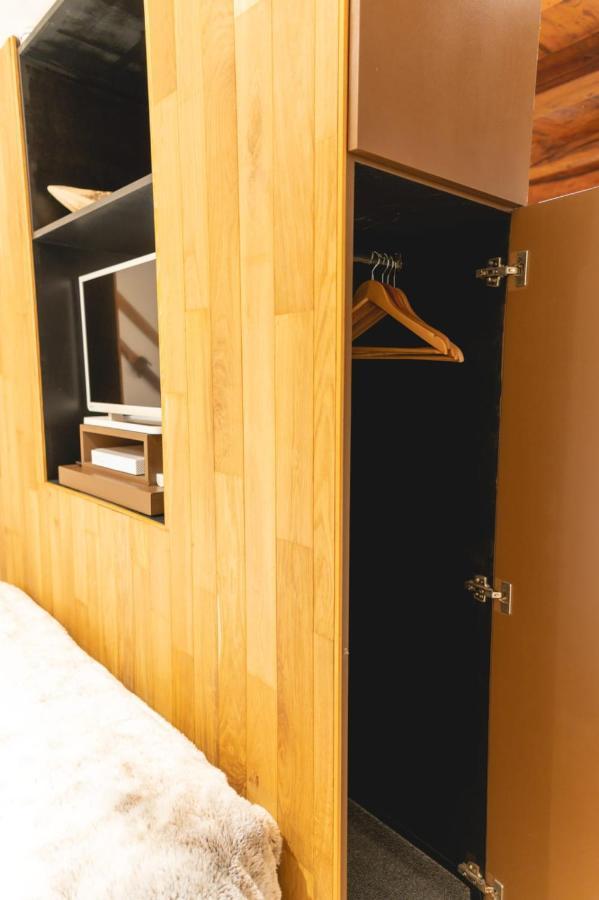 La Cour Filaterie - Suite au d'Annecy PDJ en option Extérieur photo